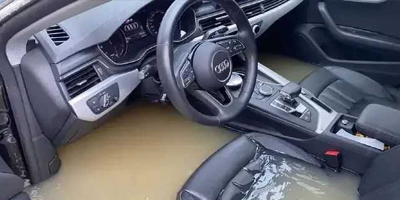 泡水车内部受损照片