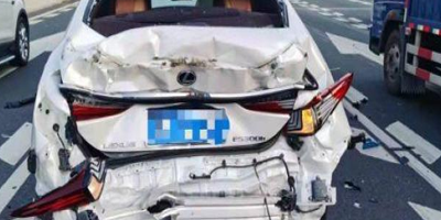 事故车修复前的损伤照片